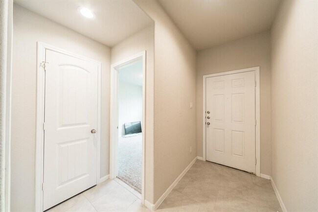 Foto del edificio - 3430 McDonough Way