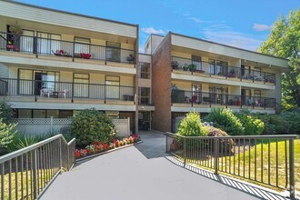 Building Photo - Cypress Gardens Apartments