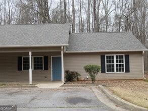Building Photo - 63 Live Oak Rd