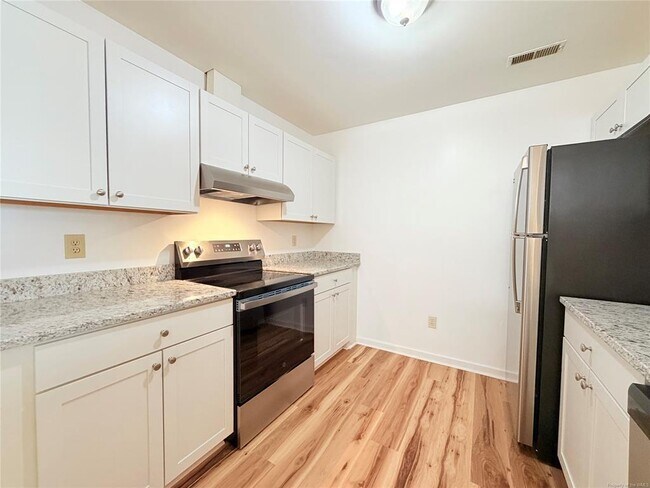 Foto del edificio - 5302 Aden Ct
