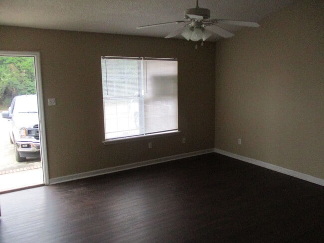 Foto del edificio - 2517 Cardinal St