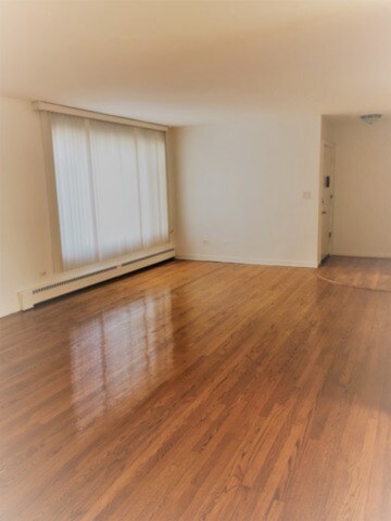 Foto del edificio - 2710 W Summerdale Ave