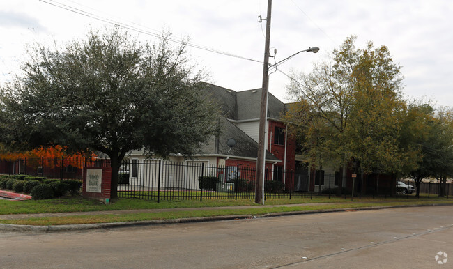 Building Photo - Wood Bayou Apartments