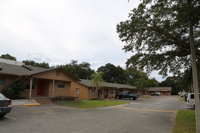 Building Photo - 1101 Tuskawilla Dr