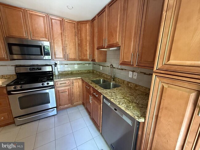 Foto del edificio - 9622 Lindenbrook St