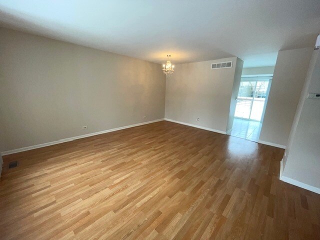 Foto del edificio - 1267 Maroon Dr