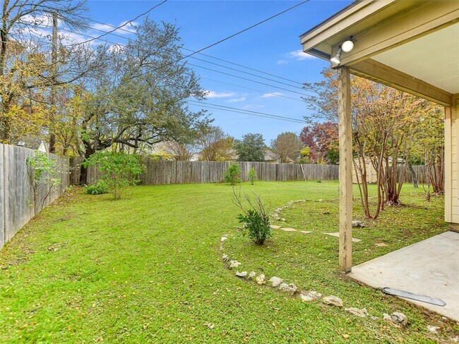 Building Photo - 13220 Villa Park Dr