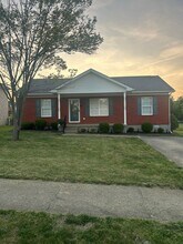 Building Photo - 137 Stone Creek Ct