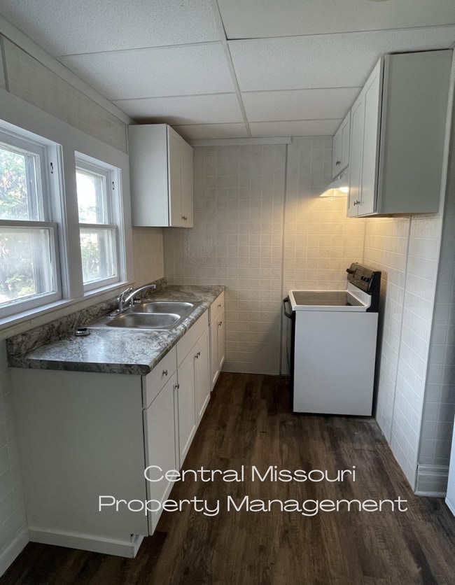 Building Photo - 200 E Gay St