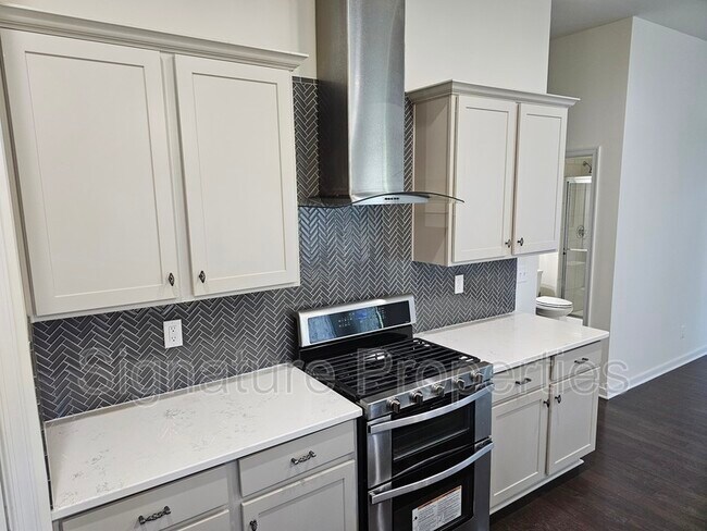 Foto del edificio - 14955 Eastborne Wy