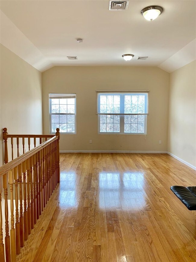 Foto del edificio - 44 Dales Ave