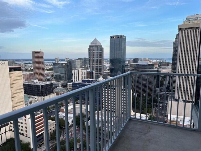 Foto del edificio - 777 N Ashley Dr