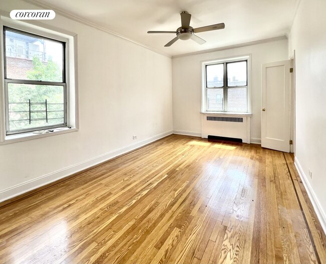 Foto del edificio - 100 Bennett Ave