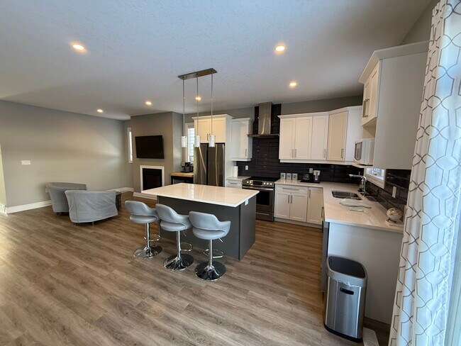 Photo du bâtiment - 9861 Glendon Dr