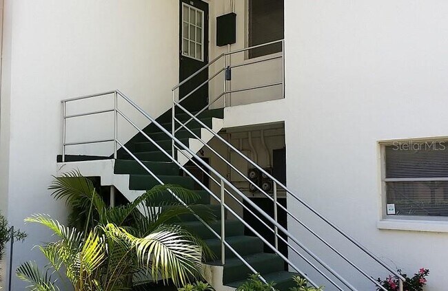 Foto del edificio - 487 1st St S