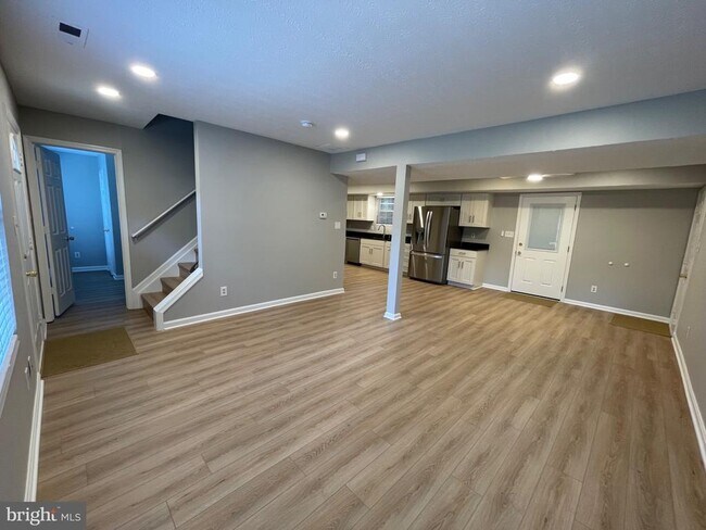 Foto del edificio - 13750 Summer Pl