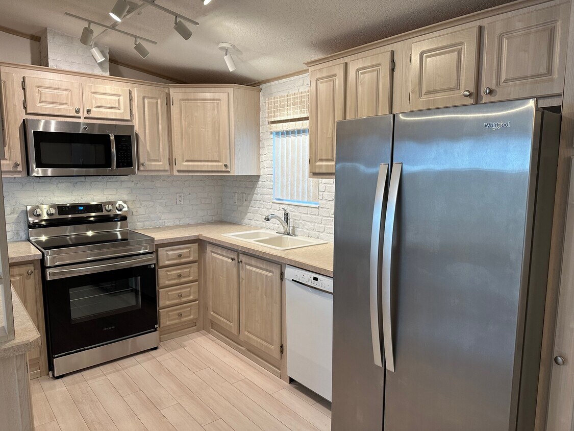 Foto principal - 547 Lake Dr