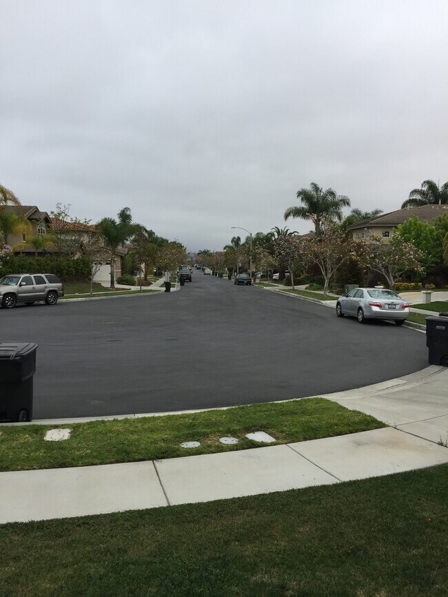 Foto del edificio - Huge 2750 Sq. Ft. 5bedroom/3 Bath Gorgeous...