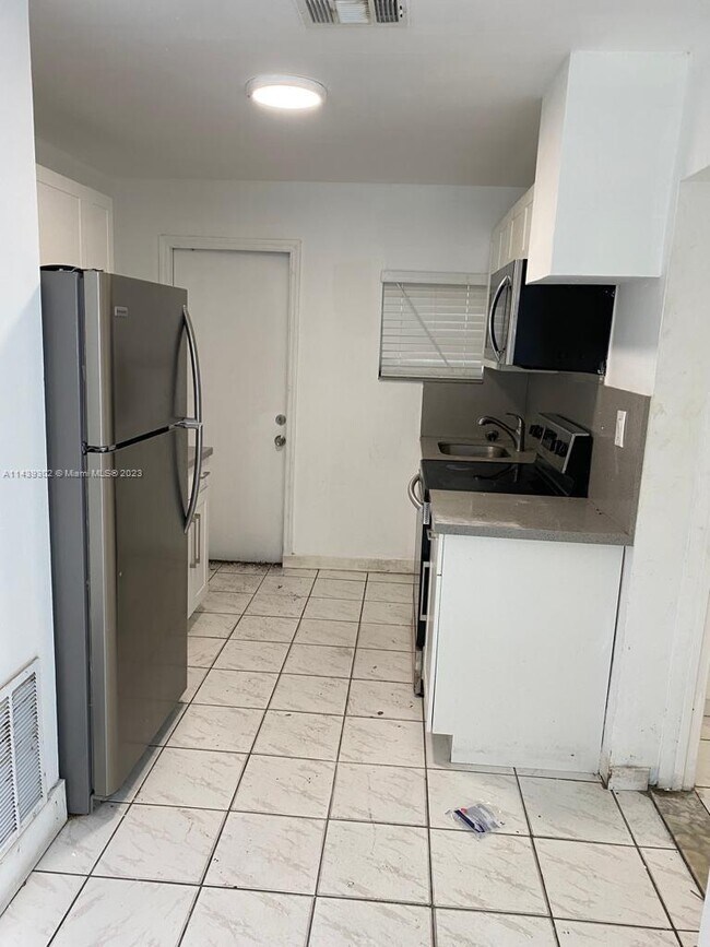 Foto del edificio - 2420 NW 31st St