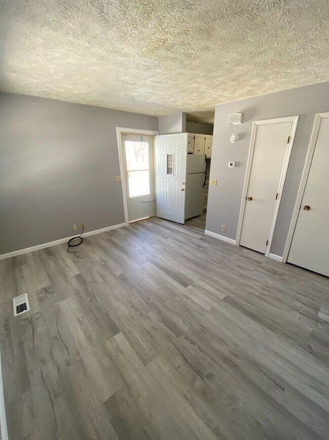 Building Photo - 1317 S Sylvan