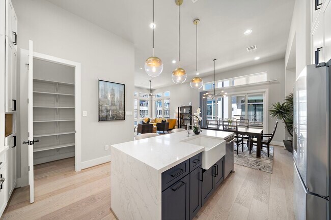 Foto del edificio - 3515 Hutchins St