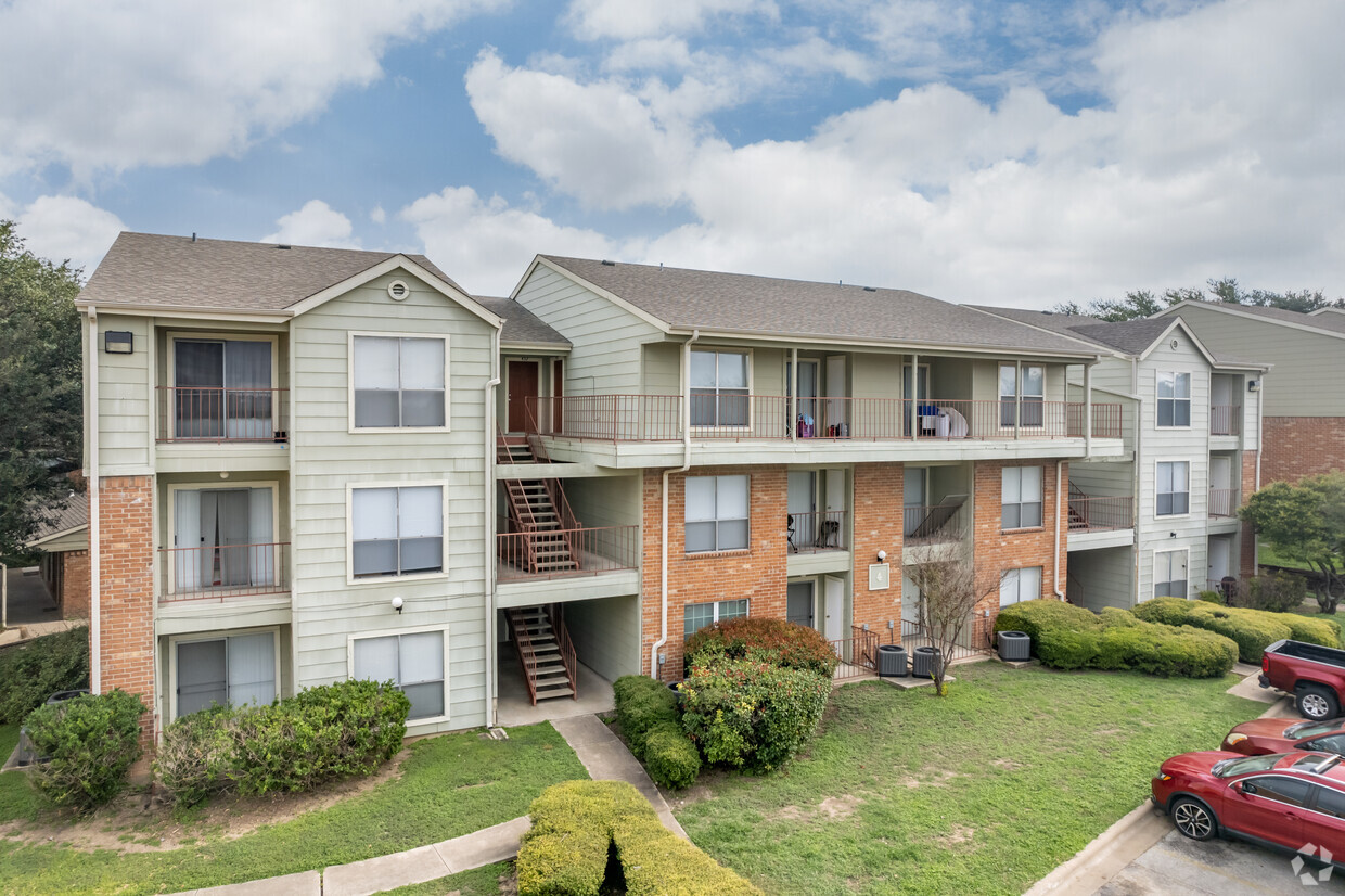 Primary Photo - Lookout Ridge Apartments