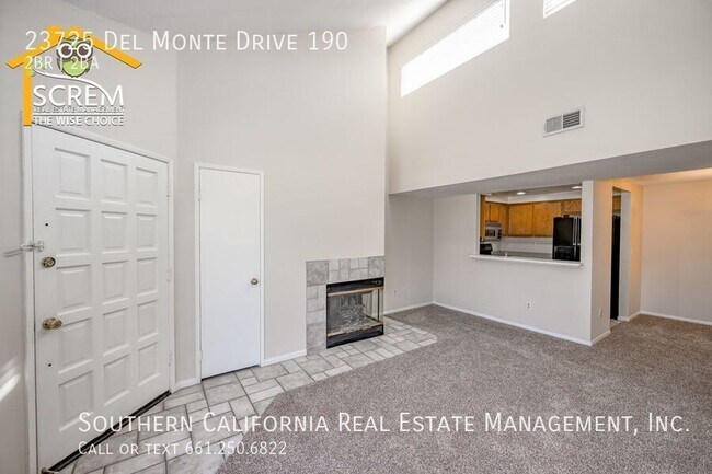 Building Photo - Upper Two Bedroom Santa Fe Condo in Valencia