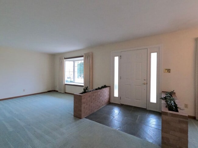 Foto del edificio - ALL ONE LEVEL IN THE HALLS COMMUNITY! 2 BD...