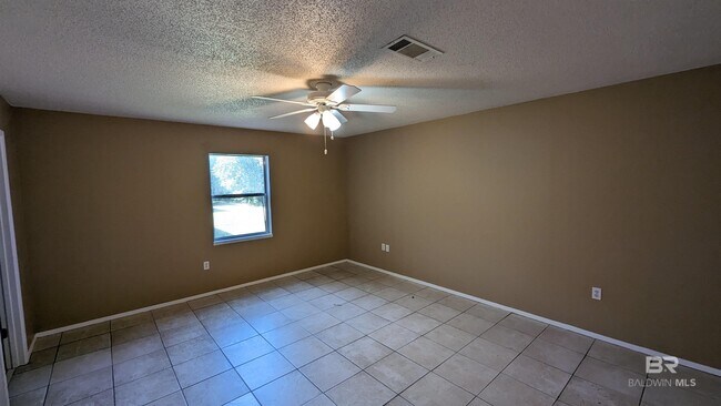 Building Photo - 1616 N Cedar St