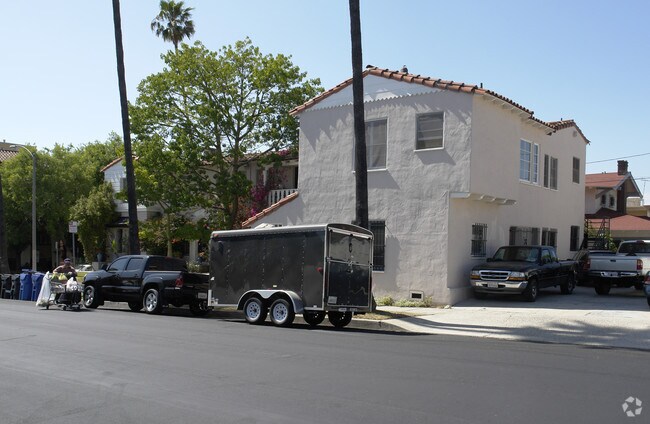 Foto del edificio - 4465-4479 W 2nd St