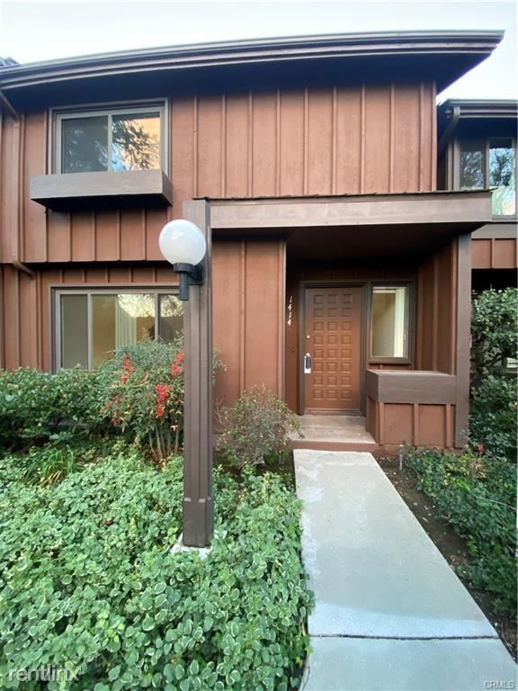 Building Photo - 3 br, 3 bath Townhome - 1414 Dalmatia Dr