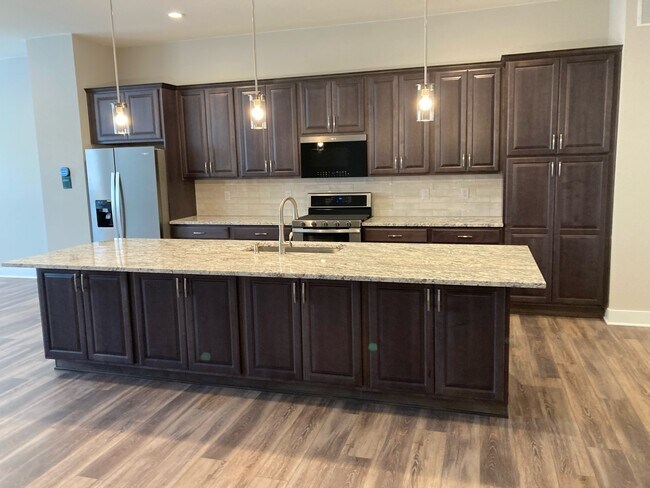 Foto del edificio - 820 Superior Dr