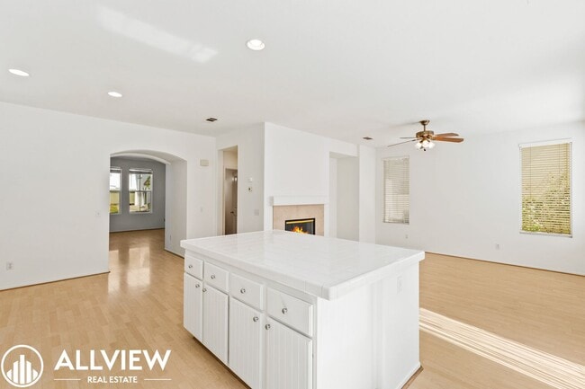 Photo - Bright & Spacious 3-Bedroom 2.5 Bath Home in Gated Oak Creek Community