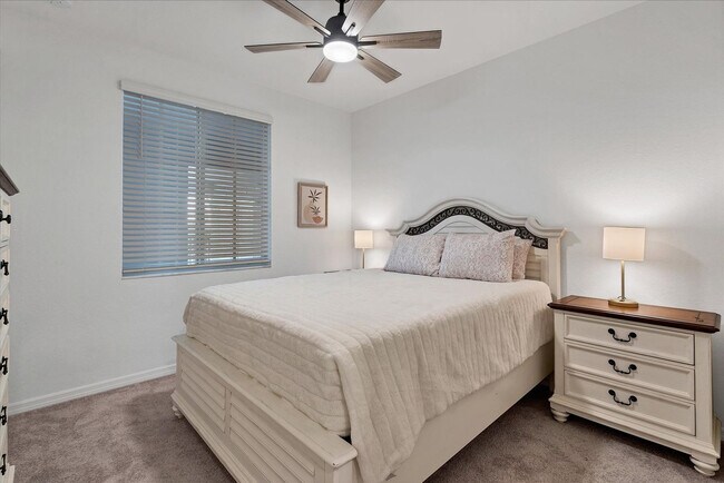Foto del edificio - 14151 Heritage Landing Blvd