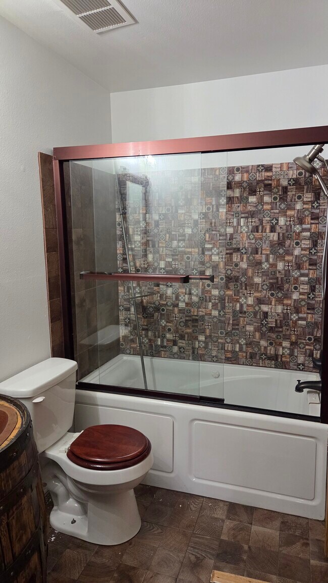 Building Photo - 3429 Queen Anne Way