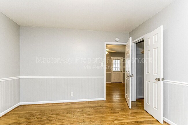 Photo - 208 E Geer St Apartment