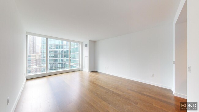 Foto del edificio - 400 W 61st St