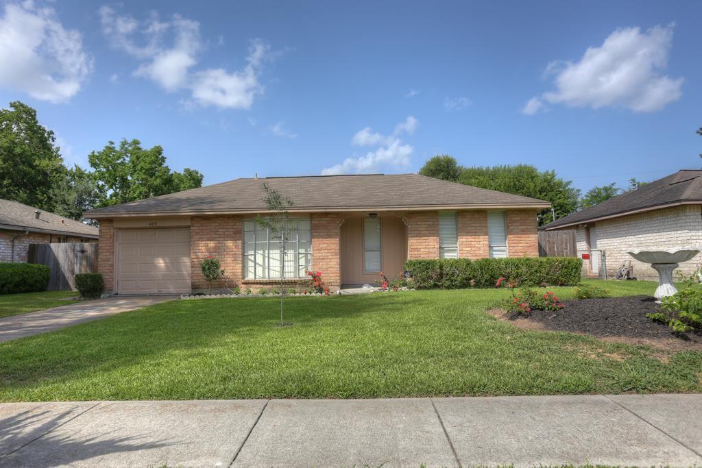 409 Stadium Ln, Friendswood, TX 77546 House Rental in Friendswood, TX