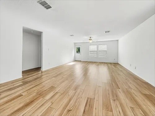 Foto del edificio - 1304 Haymarket Rd