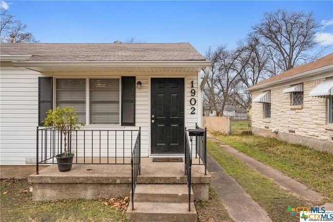 Building Photo - 1902 S 9th St