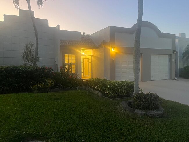 Foto del edificio - 18801 Jolson Ave