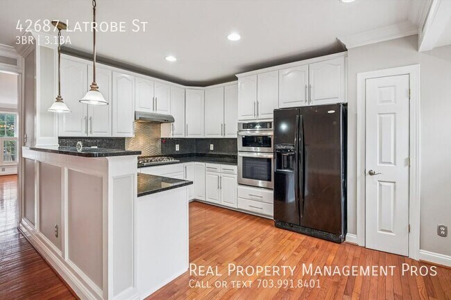 Foto del edificio - 42687 Latrobe St