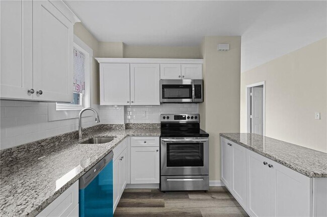 Building Photo - 25 Unit St