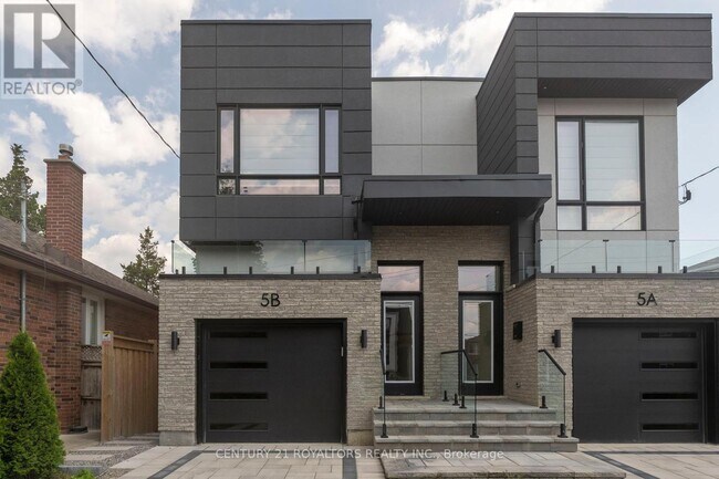 Building Photo - 5A Pine Ave N