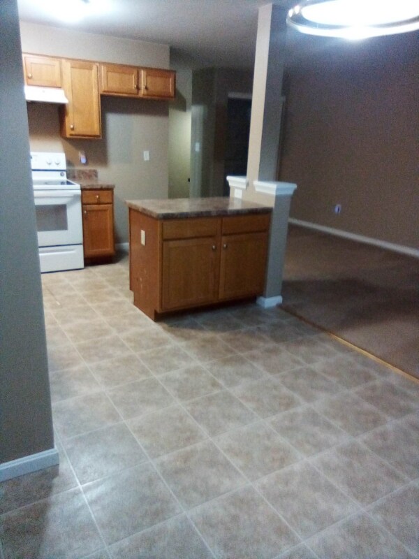 Building Photo - 745 Rachel Dr