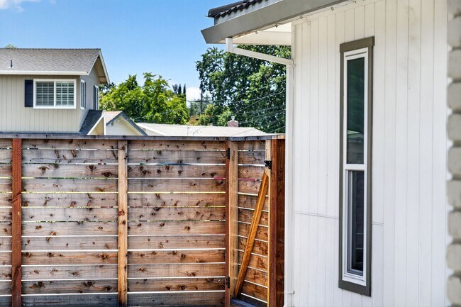 Building Photo - Beautifully Updated Single-Story 4BR Ranch with Designer Finishes & Spacious Fenced Yard!