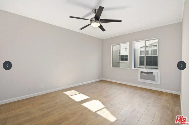 Foto del edificio - 121 Crescent Dr