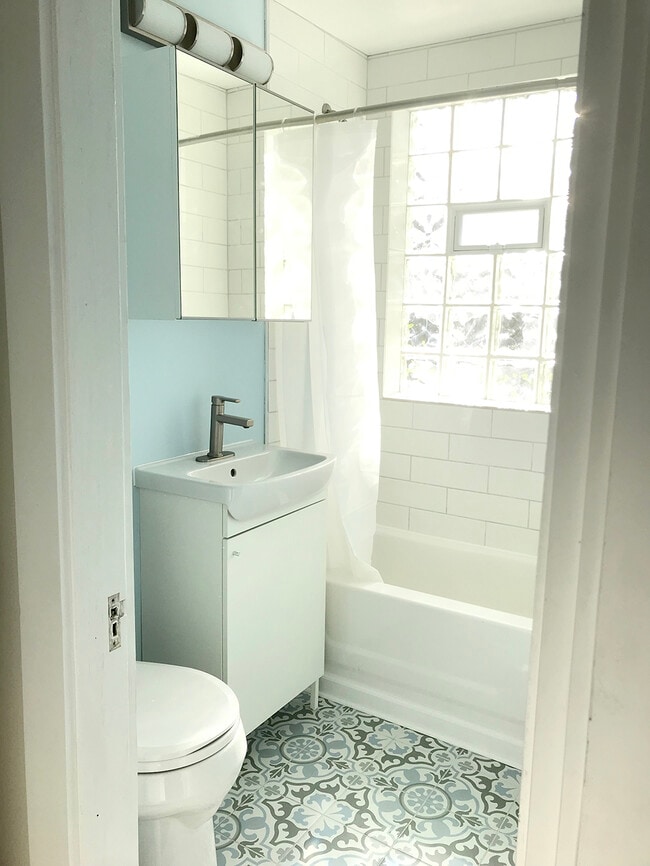 Bathroom - 1011 Dodge Ave