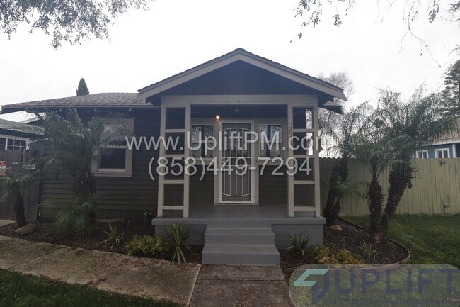 Building Photo - 36th (3637-3639)