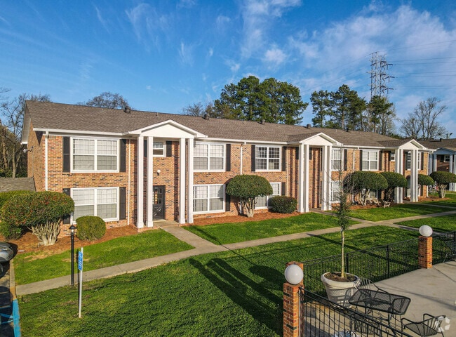 Building Photo - Lotus Homewood